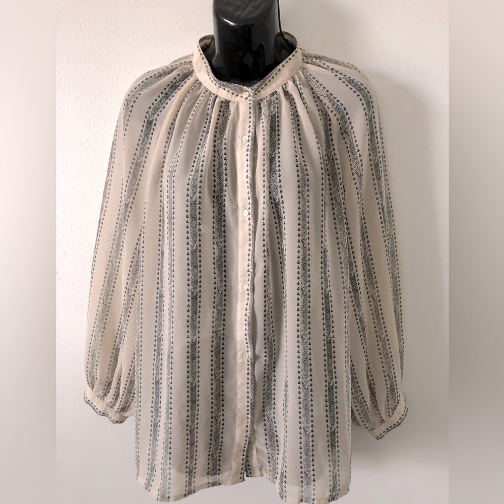 Lucky Brand printed beige button front blouse size medium